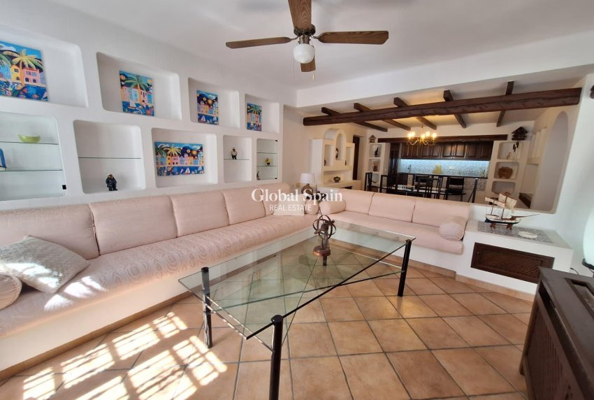 Revente - APPARTEMENT -
TORREVIEJA - Los Frutales