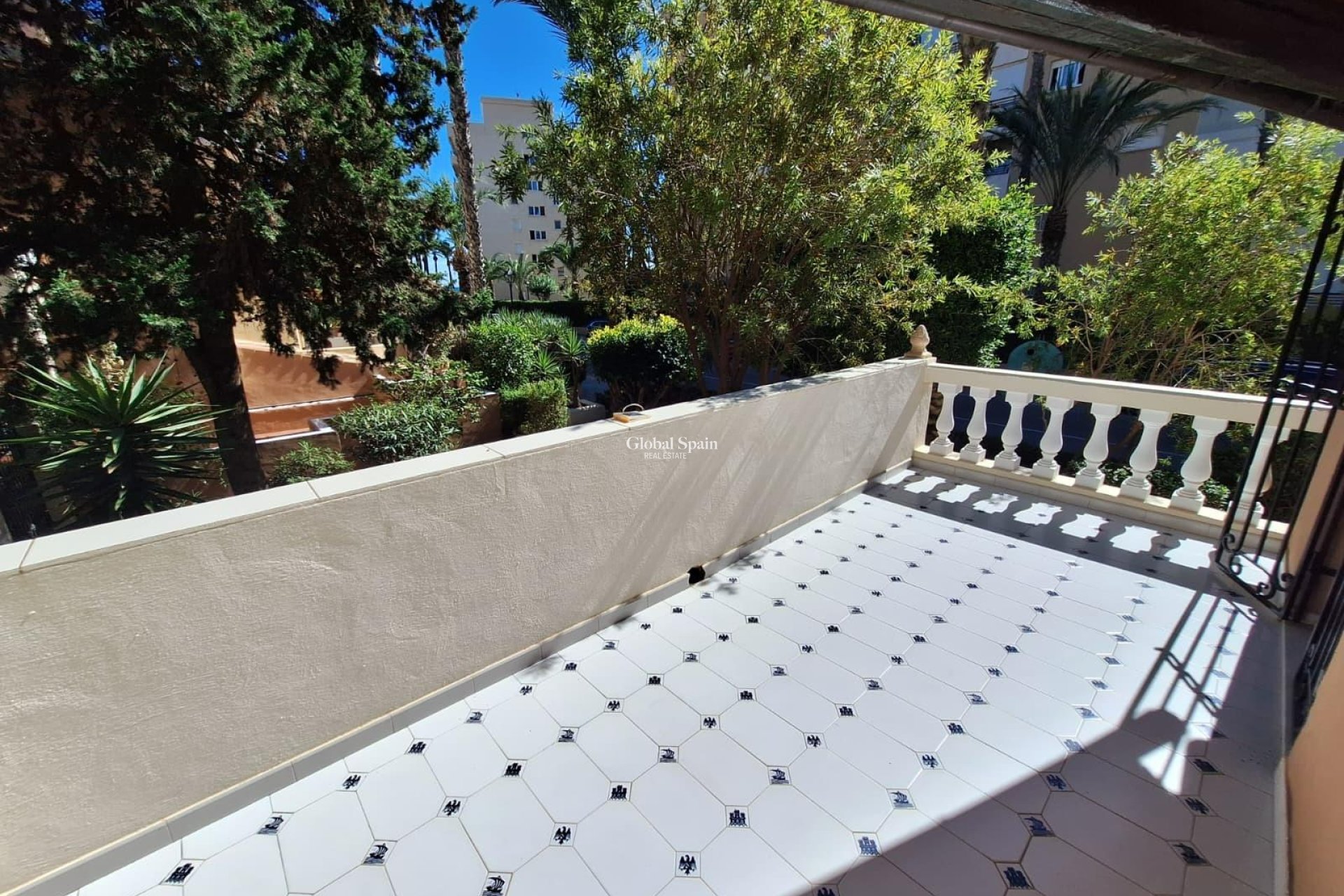 Revente - APPARTEMENT -
TORREVIEJA - Los Frutales