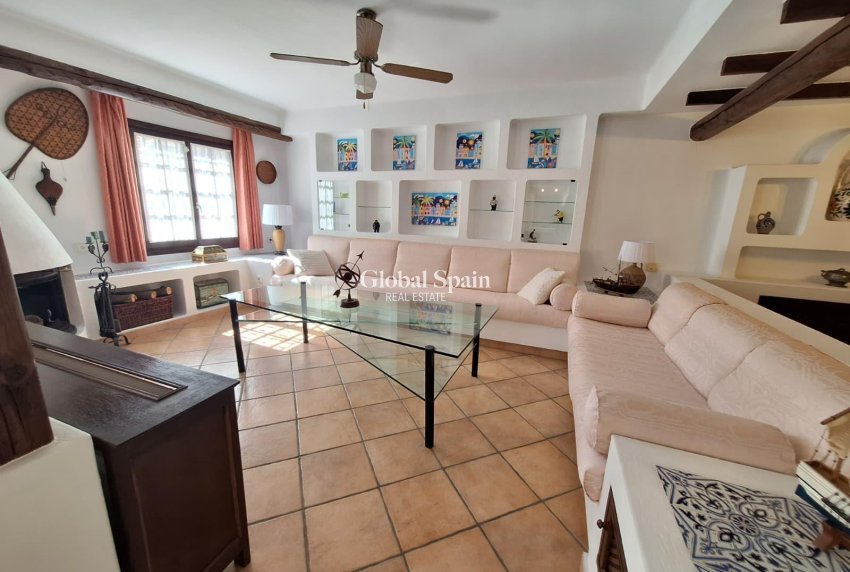 Revente - APPARTEMENT -
TORREVIEJA - Los Frutales