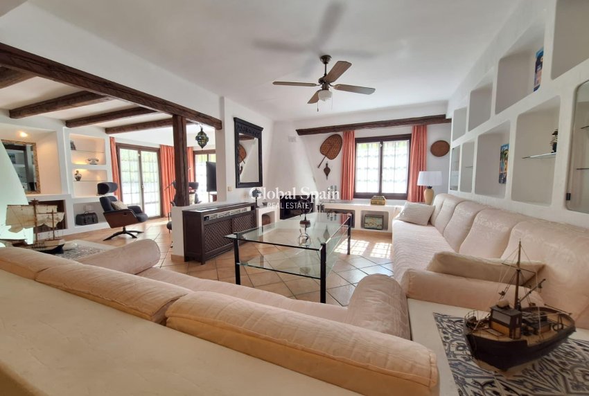 Revente - APPARTEMENT -
TORREVIEJA - Los Frutales