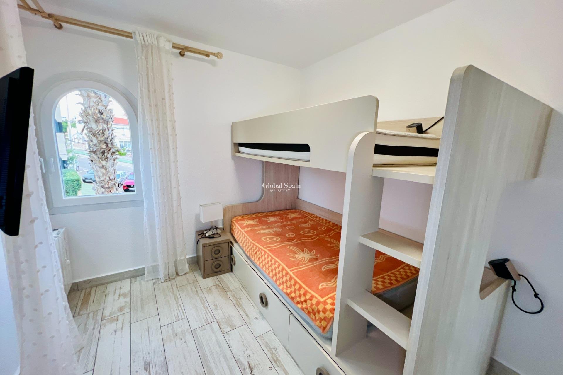 Revente - APPARTEMENT -
TORREVIEJA - Miramar - Torre Del Moro