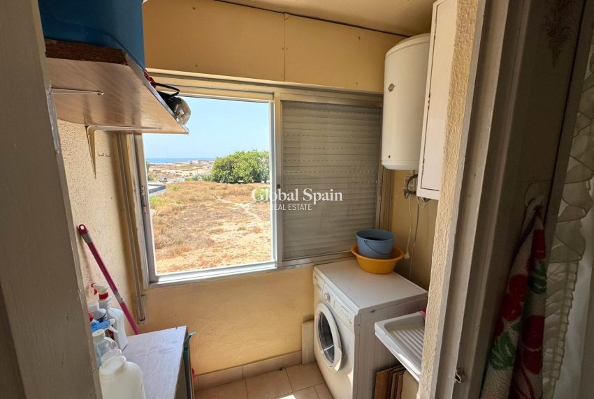 Revente - APPARTEMENT -
TORREVIEJA - Miramar - Torre Del Moro