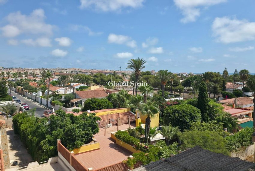 Revente - APPARTEMENT -
TORREVIEJA - Nueva Torrevieja