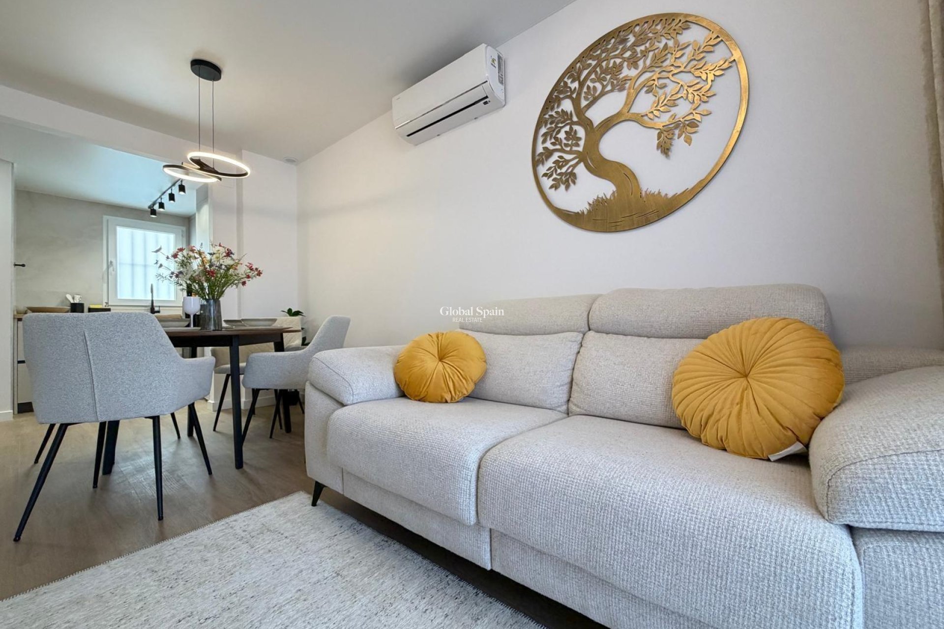 Revente - APPARTEMENT -
TORREVIEJA - Nueva Torrevieja