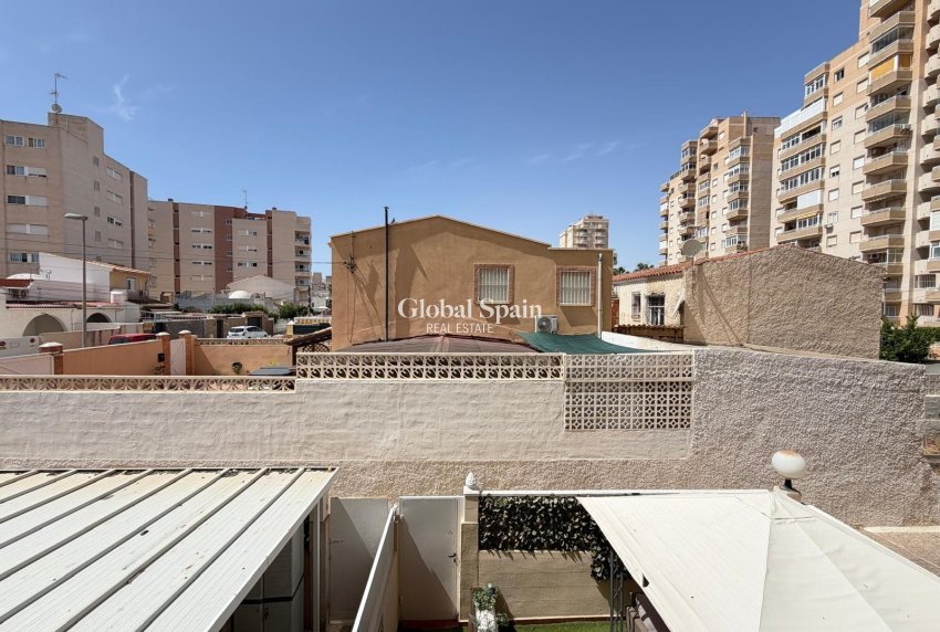 Revente - APPARTEMENT -
TORREVIEJA - Nueva Torrevieja