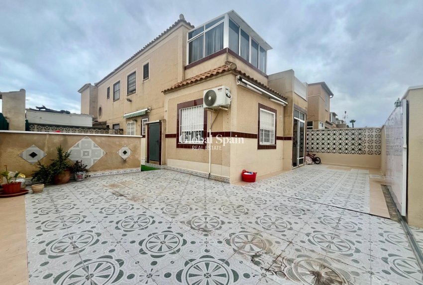 Revente - APPARTEMENT -
TORREVIEJA - Paraje Natural