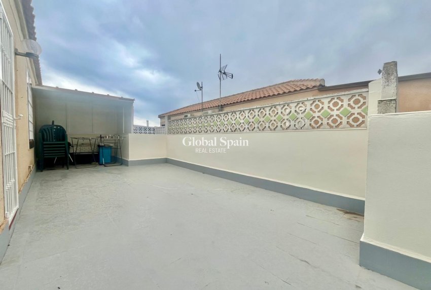Revente - APPARTEMENT -
TORREVIEJA - Paraje Natural