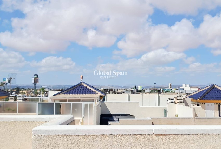 Revente - APPARTEMENT -
TORREVIEJA - Parque Acuático - Sector 25