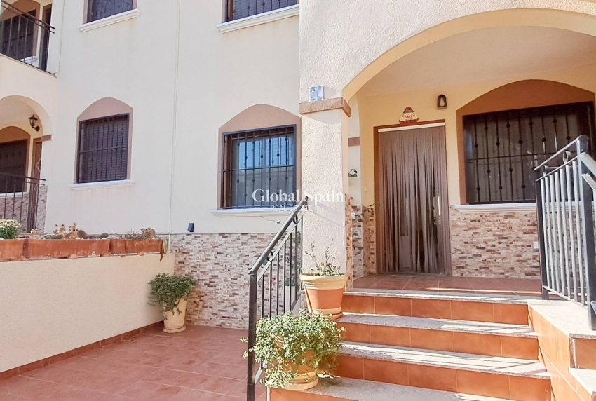 Revente - APPARTEMENT -
TORREVIEJA - Parque Acuático - Sector 25