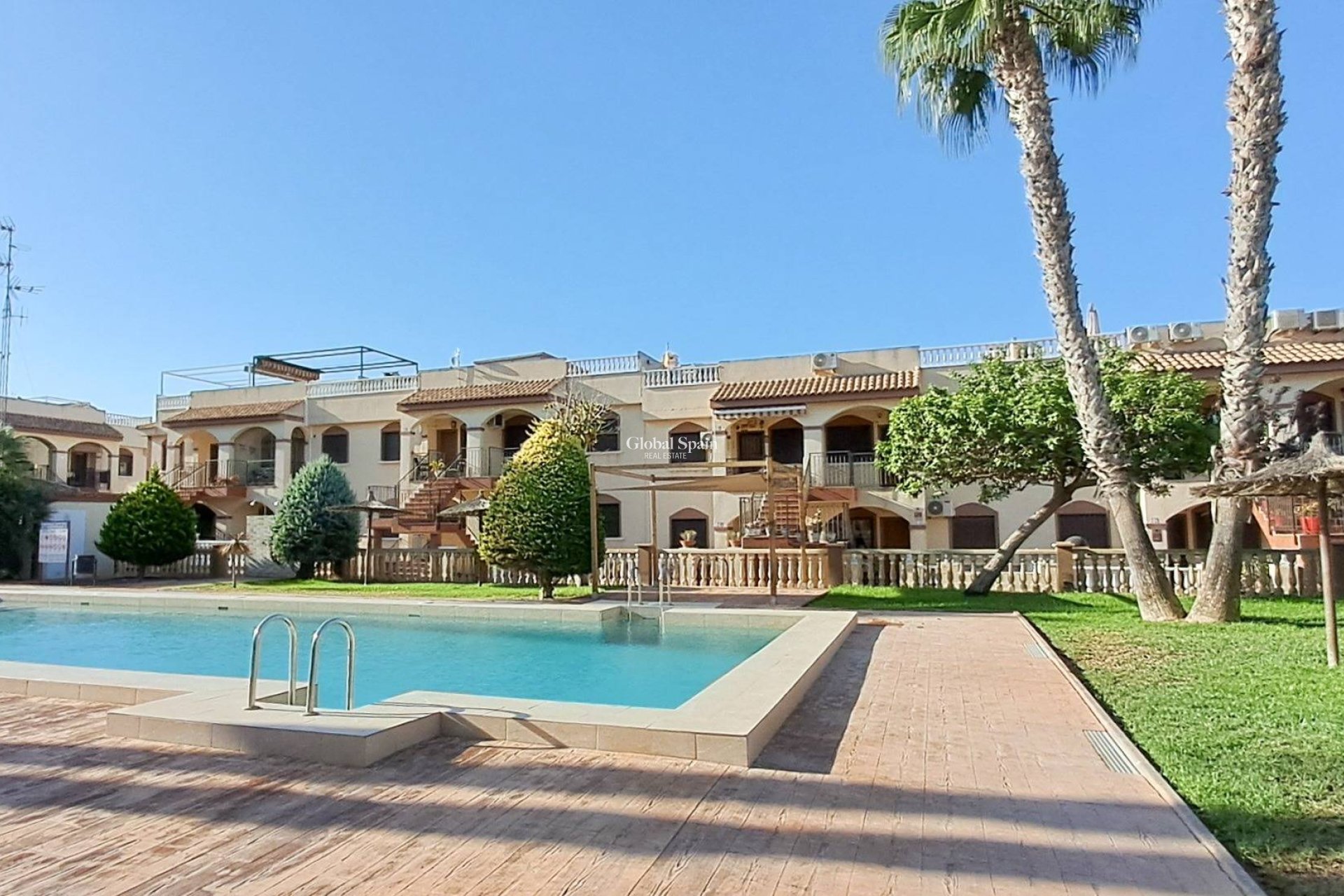 Revente - APPARTEMENT -
TORREVIEJA - Parque Acuático - Sector 25