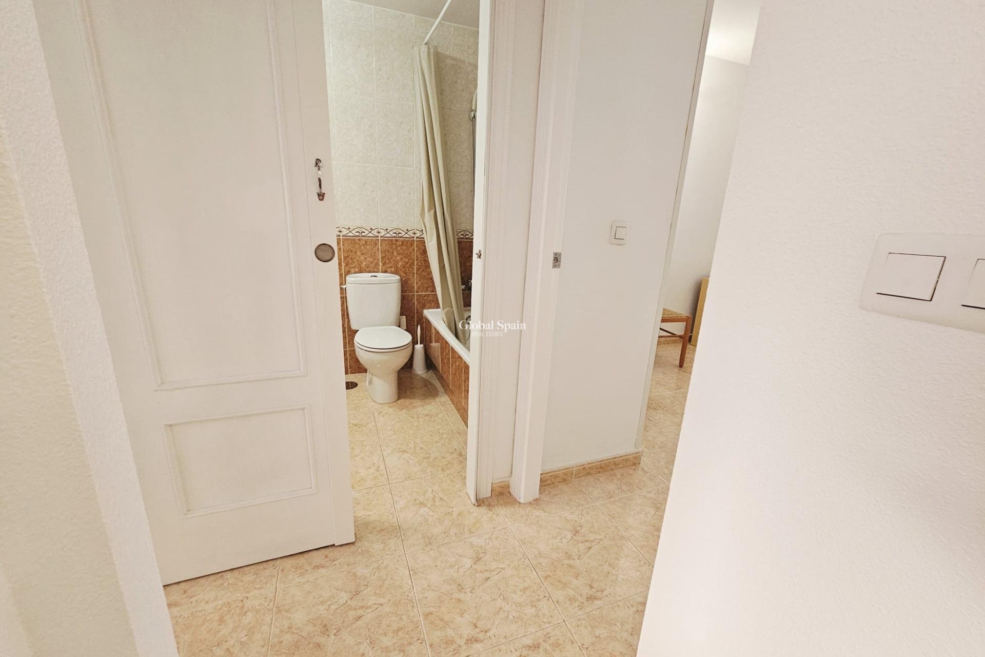 Revente - APPARTEMENT -
TORREVIEJA - Parque de las Naciones