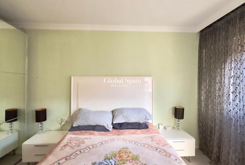 Revente - APPARTEMENT -
TORREVIEJA - Parque de las Naciones