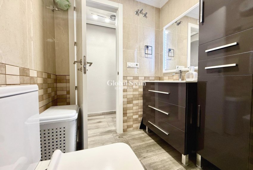 Revente - APPARTEMENT -
TORREVIEJA - Parque de las Naciones