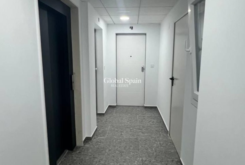 Revente - APPARTEMENT -
TORREVIEJA - Parque de las Naciones