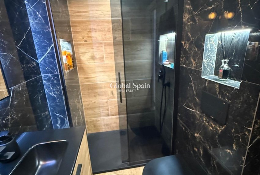 Revente - APPARTEMENT -
TORREVIEJA - Parque de las Naciones