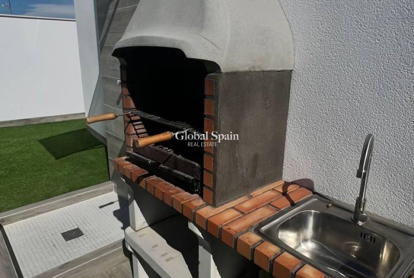 Revente - APPARTEMENT -
TORREVIEJA - Parque de las Naciones