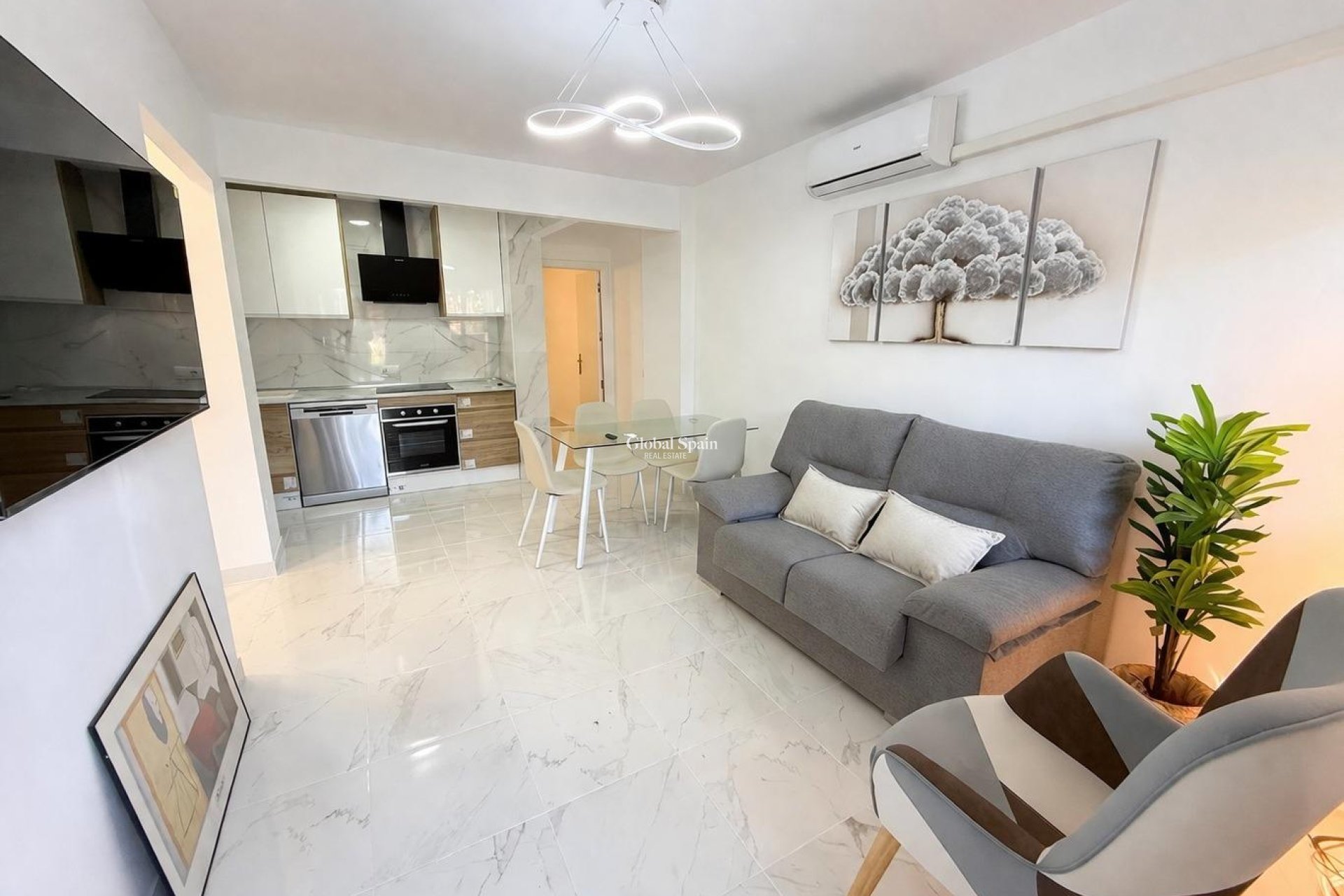 Revente - APPARTEMENT -
TORREVIEJA - Parque de las Naciones