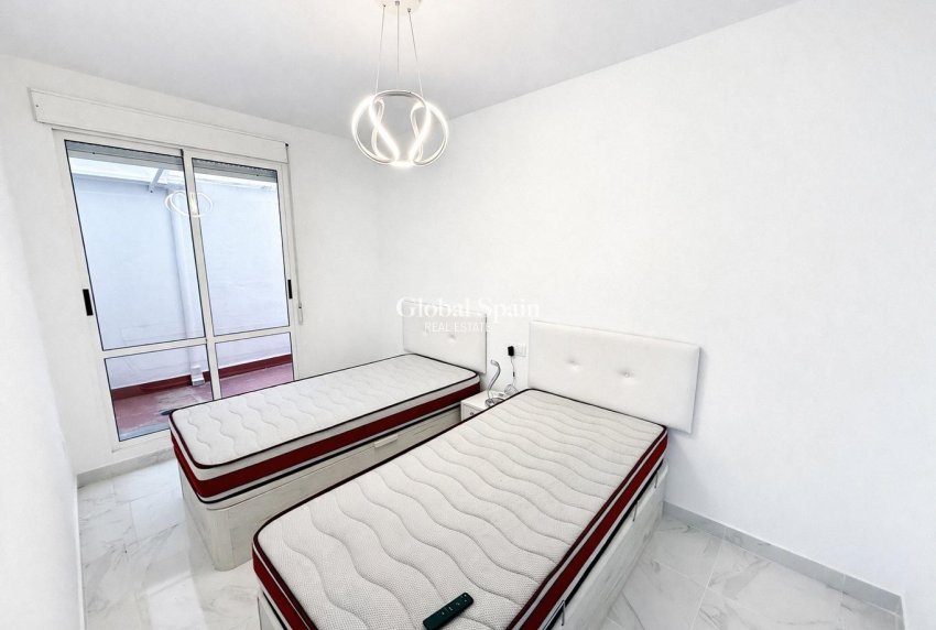 Revente - APPARTEMENT -
TORREVIEJA - Parque de las Naciones