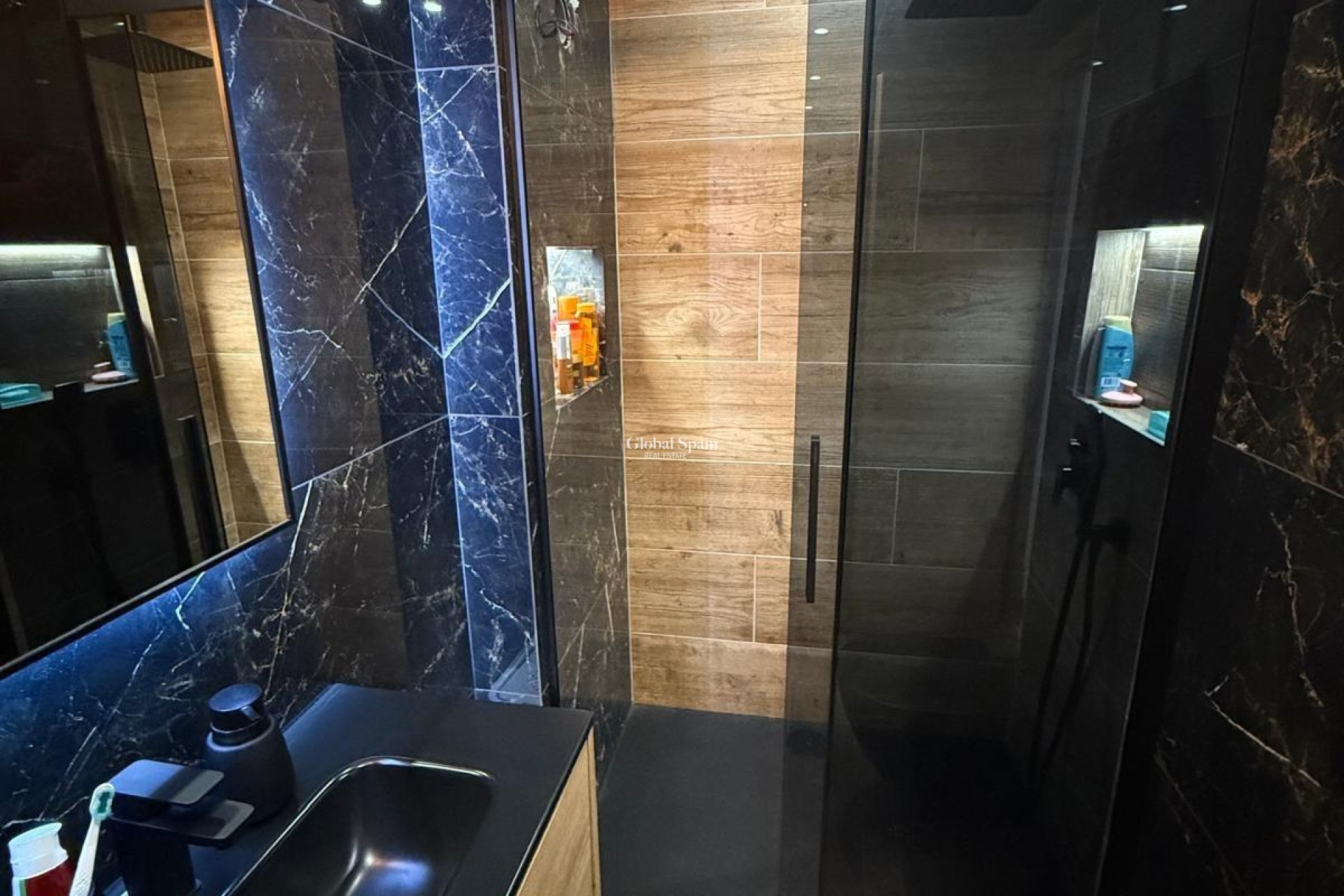 Revente - APPARTEMENT -
TORREVIEJA - Parque de las Naciones