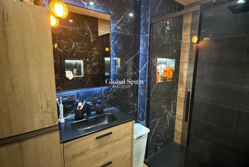 Revente - APPARTEMENT -
TORREVIEJA - Parque de las Naciones