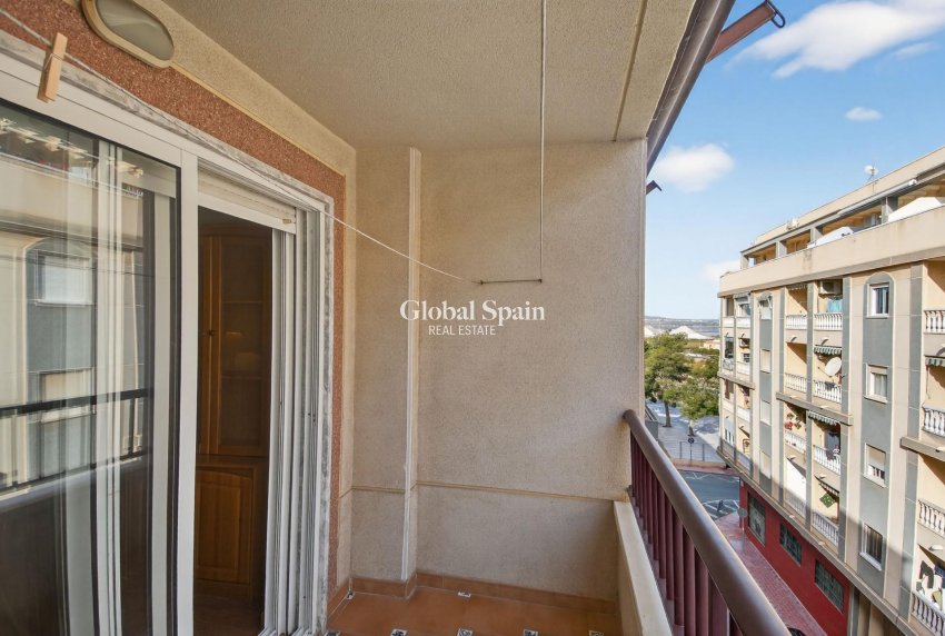 Revente - APPARTEMENT -
TORREVIEJA - Parque de las Naciones