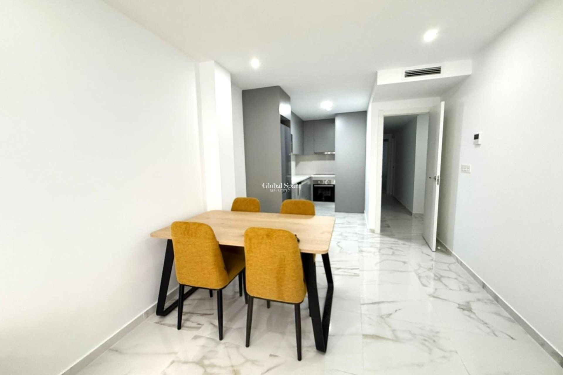 Revente - APPARTEMENT -
TORREVIEJA - Parque de las Naciones