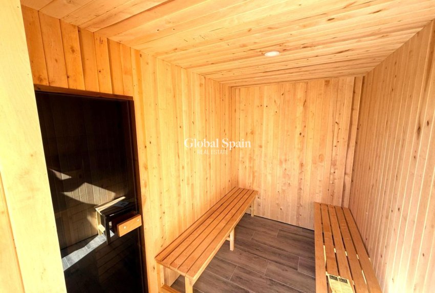 Revente - APPARTEMENT -
TORREVIEJA - Parque de las Naciones