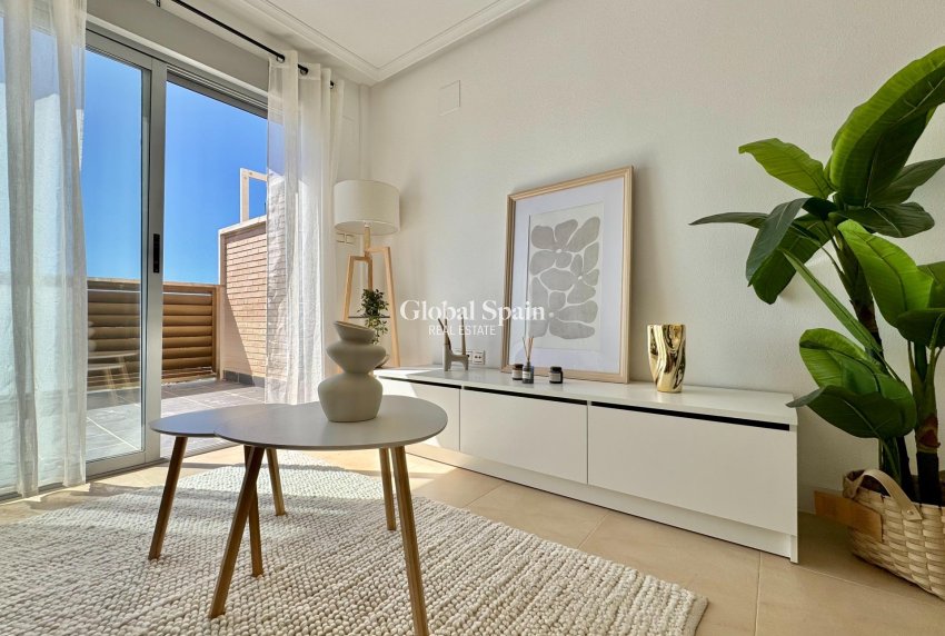 Revente - APPARTEMENT -
TORREVIEJA - Parque de las Naciones