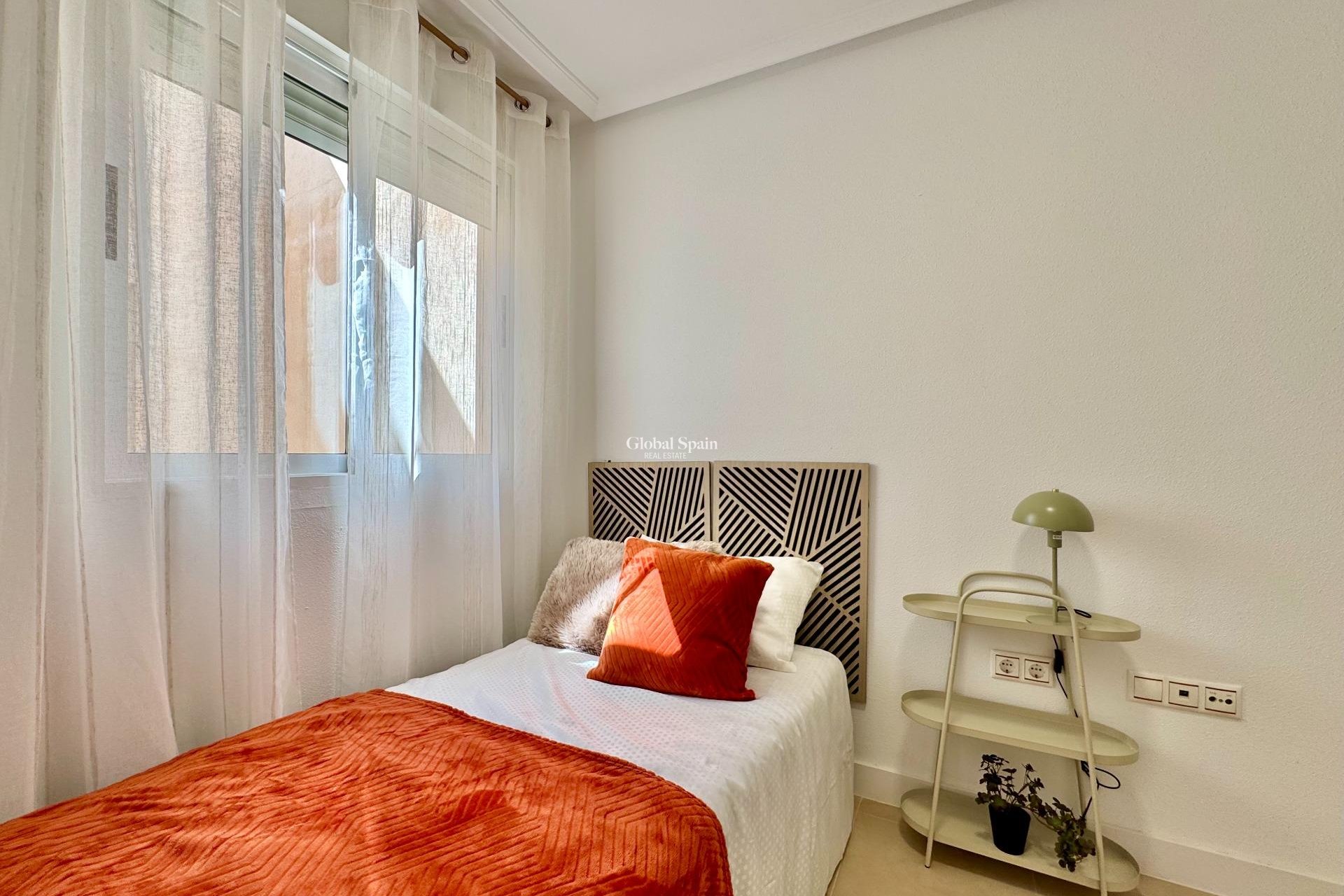 Revente - APPARTEMENT -
TORREVIEJA - Parque de las Naciones