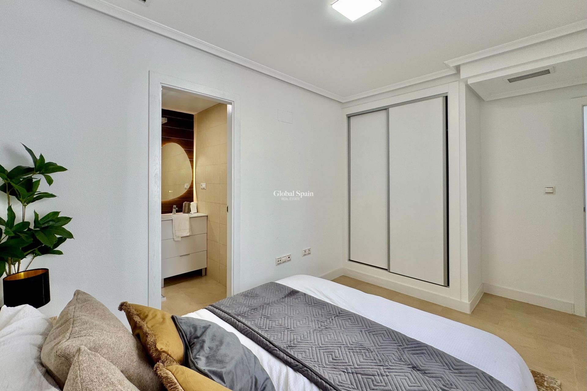 Revente - APPARTEMENT -
TORREVIEJA - Parque de las Naciones