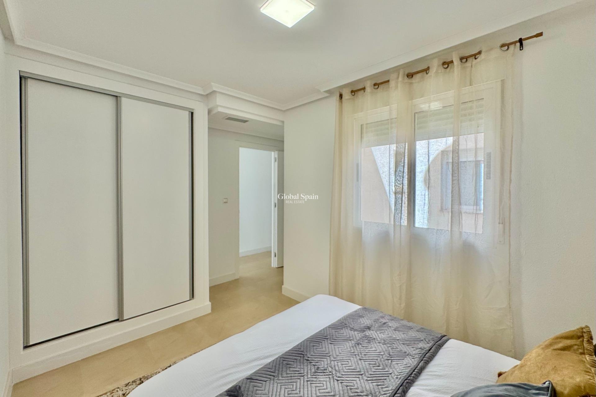 Revente - APPARTEMENT -
TORREVIEJA - Parque de las Naciones
