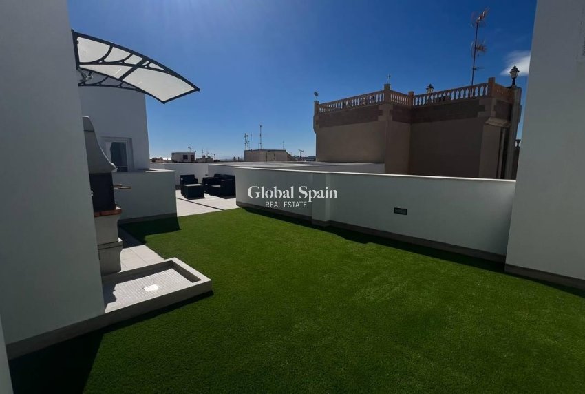 Revente - APPARTEMENT -
TORREVIEJA - Parque de las Naciones