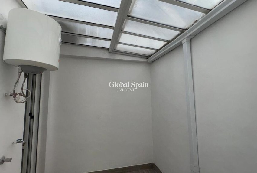 Revente - APPARTEMENT -
TORREVIEJA - Parque de las Naciones