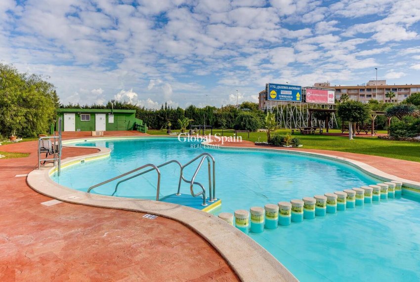 Revente - APPARTEMENT -
TORREVIEJA - Parque de las Naciones
