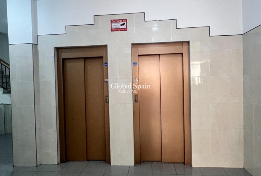 Revente - APPARTEMENT -
TORREVIEJA - Parque de las Naciones
