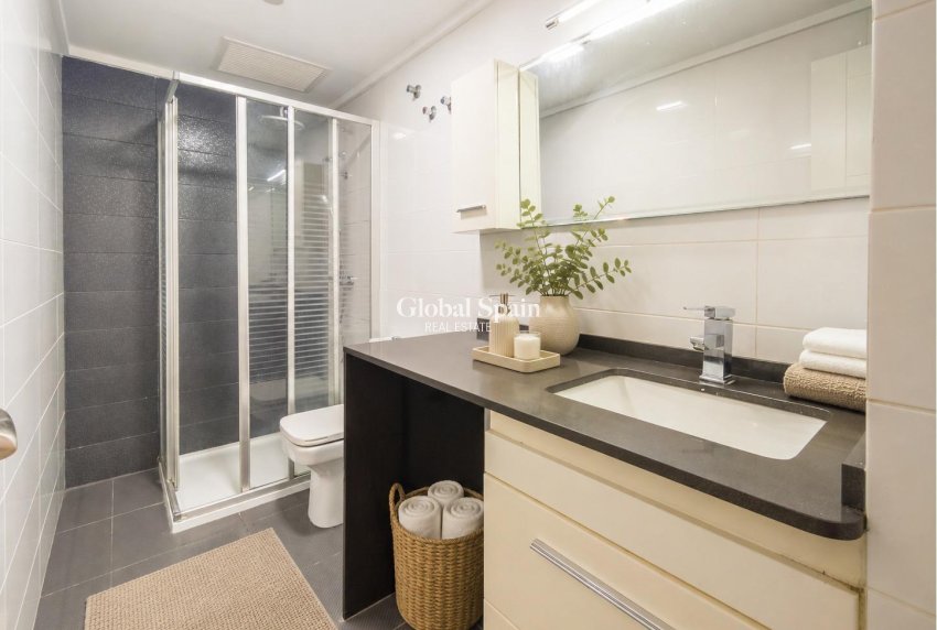 Revente - APPARTEMENT -
TORREVIEJA - Parque de las Naciones