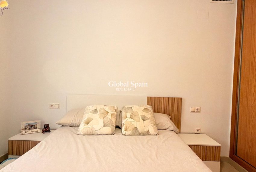 Revente - APPARTEMENT -
TORREVIEJA - Parque de las Naciones