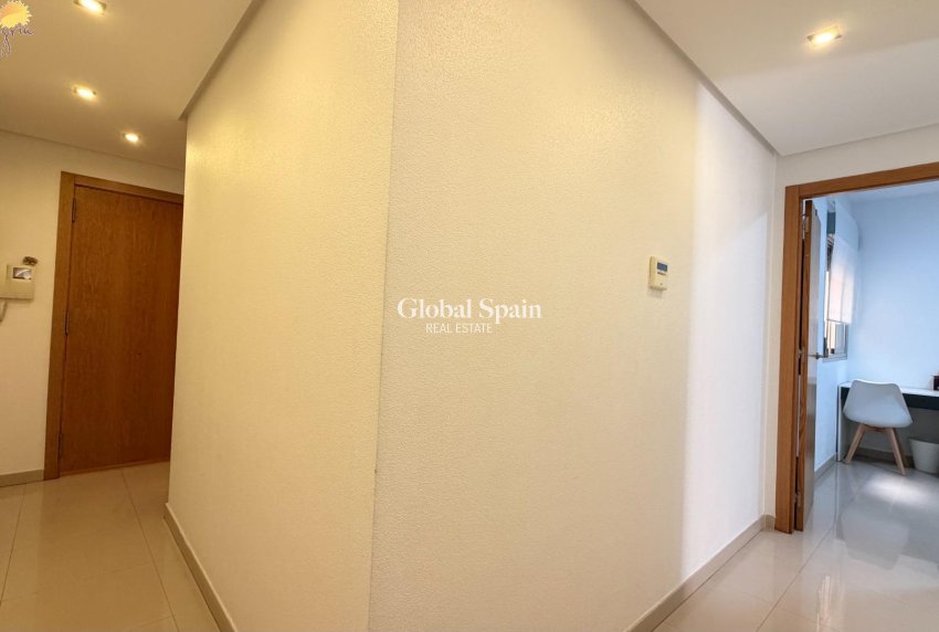 Revente - APPARTEMENT -
TORREVIEJA - Parque de las Naciones