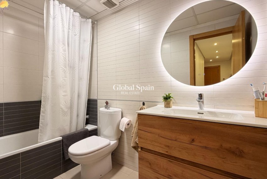 Revente - APPARTEMENT -
TORREVIEJA - Parque de las Naciones