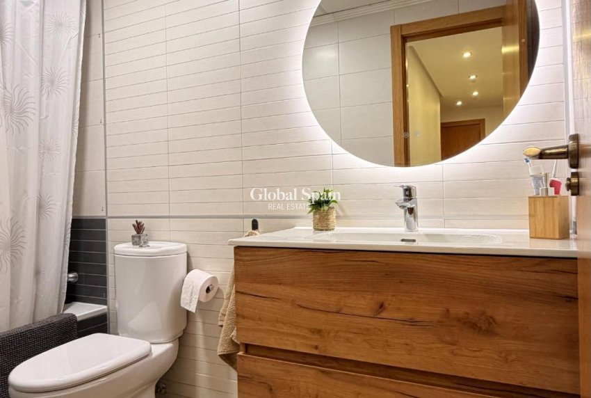 Revente - APPARTEMENT -
TORREVIEJA - Parque de las Naciones