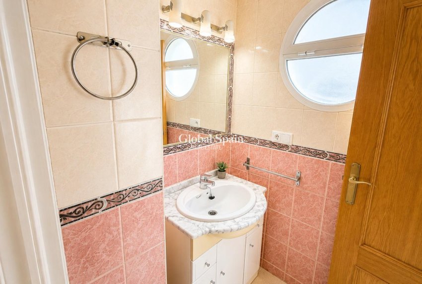 Revente - APPARTEMENT -
TORREVIEJA - Parque de las Naciones