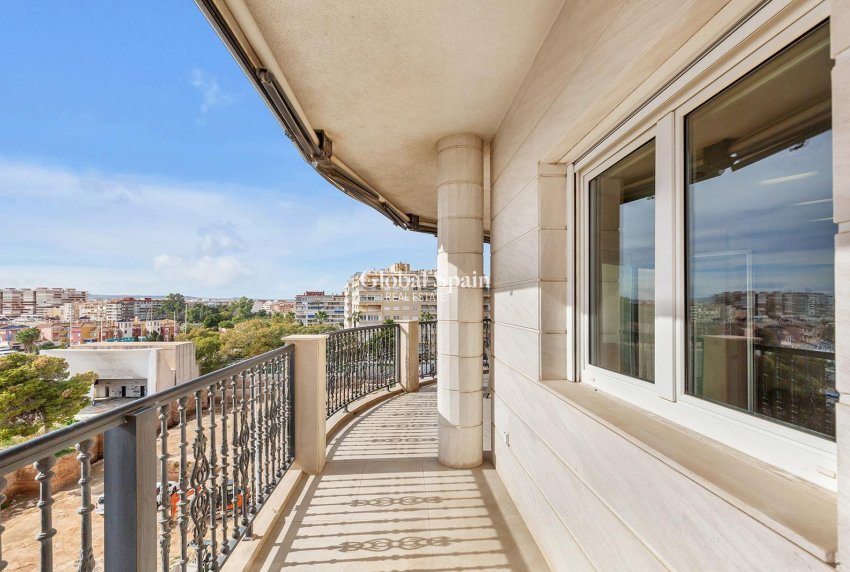 Revente - APPARTEMENT -
TORREVIEJA - Paseo maritimo