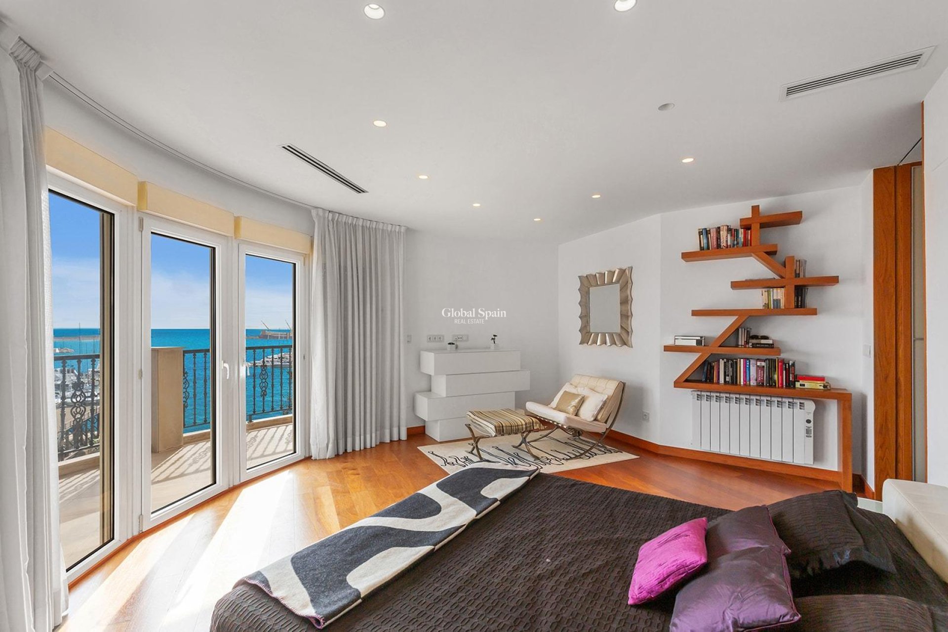 Revente - APPARTEMENT -
TORREVIEJA - Paseo maritimo