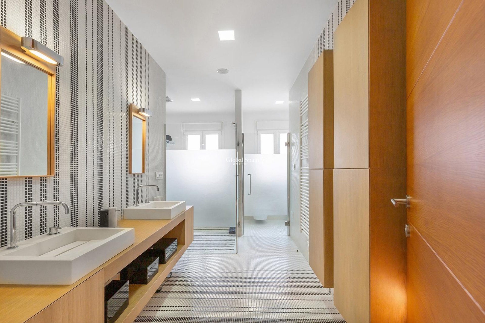 Revente - APPARTEMENT -
TORREVIEJA - Paseo maritimo