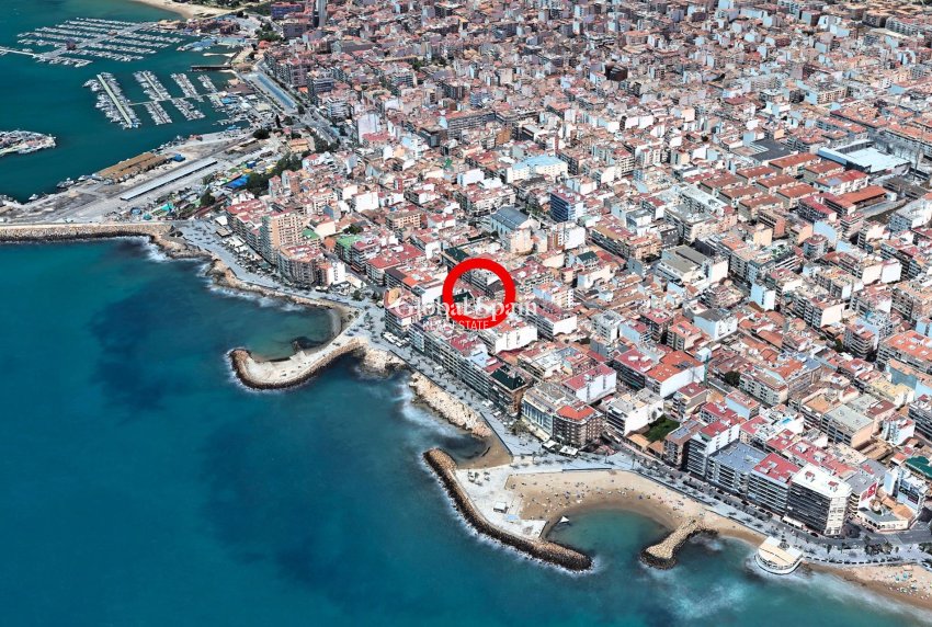 Revente - APPARTEMENT -
TORREVIEJA - Paseo maritimo