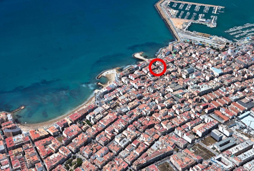 Revente - APPARTEMENT -
TORREVIEJA - Paseo maritimo