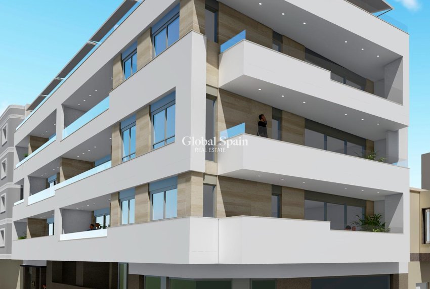 Revente - APPARTEMENT -
TORREVIEJA - Paseo maritimo