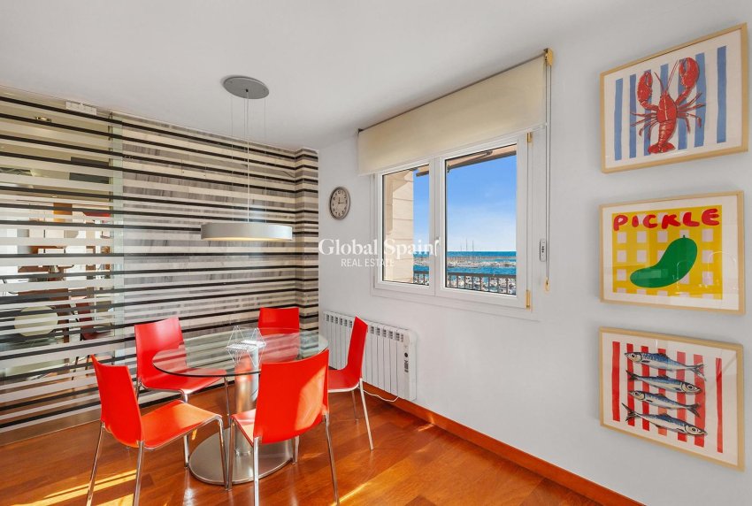 Revente - APPARTEMENT -
TORREVIEJA - Paseo maritimo