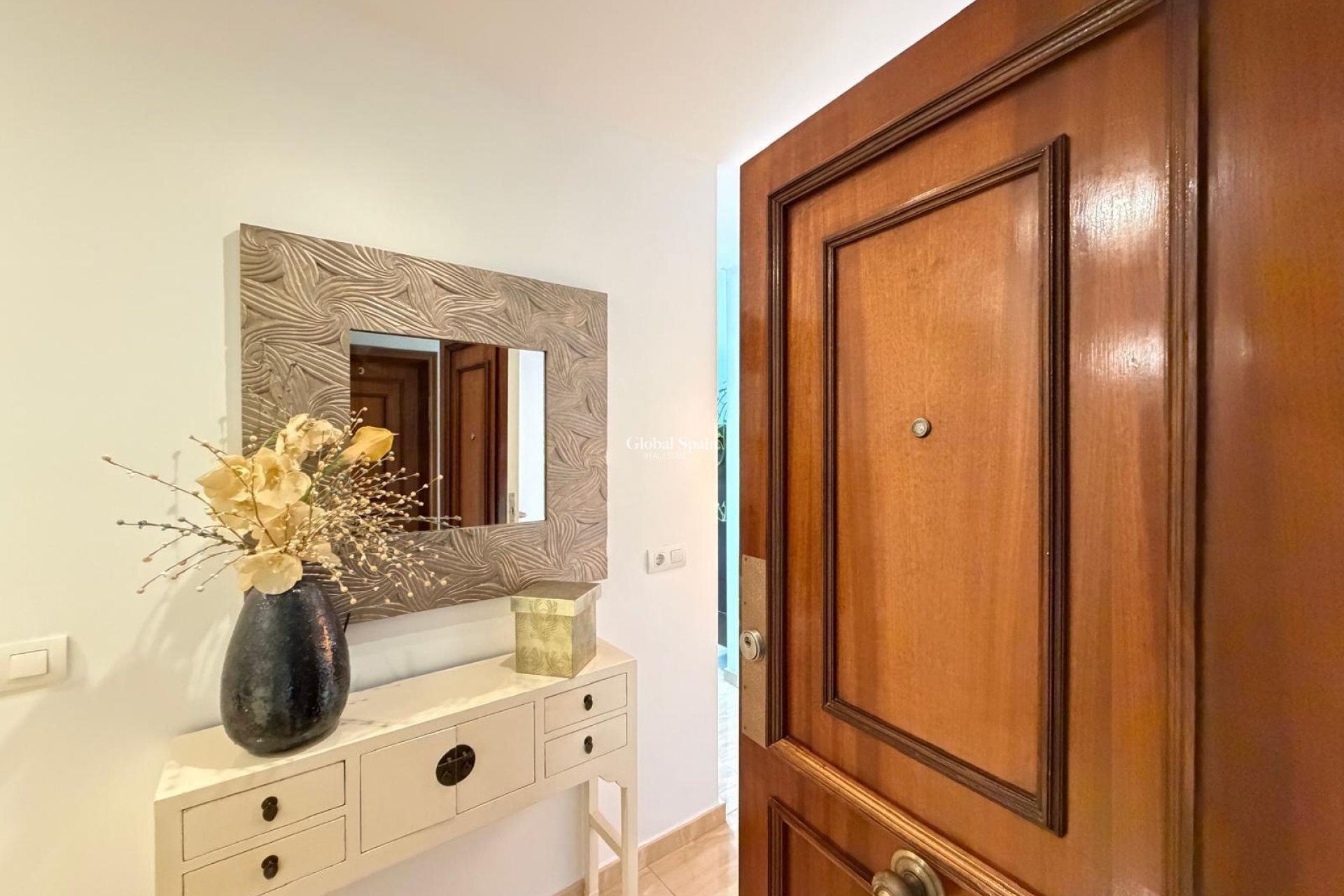 Revente - APPARTEMENT -
TORREVIEJA - Paseo maritimo