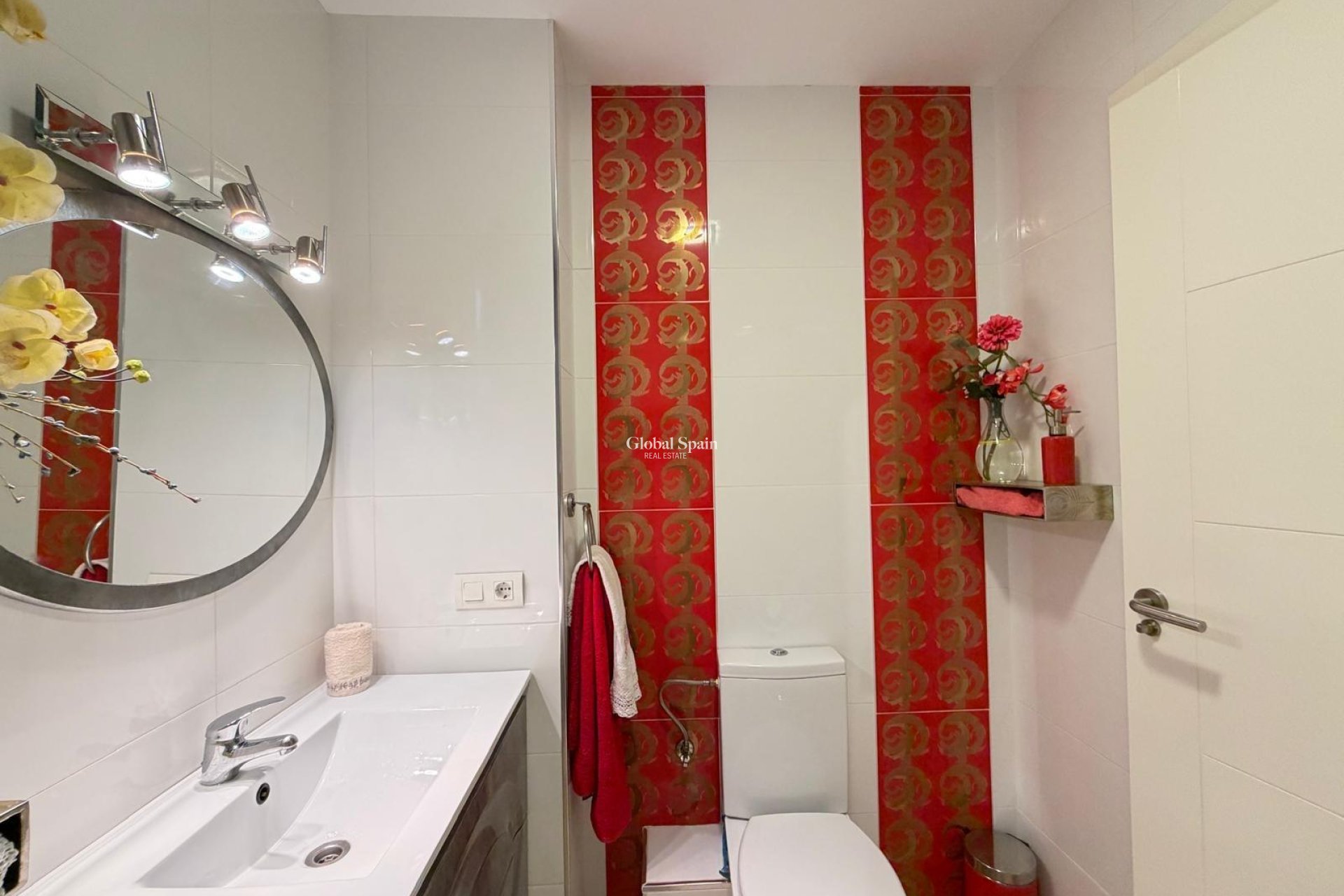 Revente - APPARTEMENT -
TORREVIEJA - Paseo maritimo